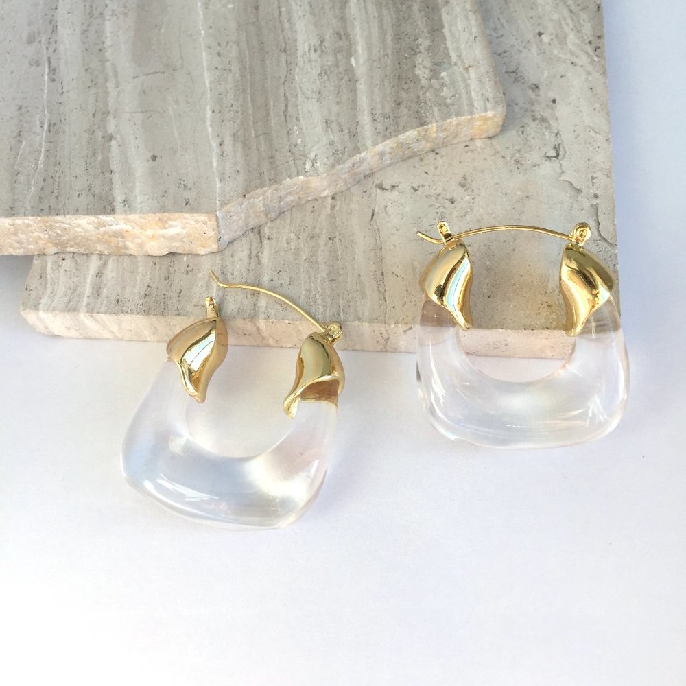 NEW~ Anthropologie Clear Resin Hoop Earrings - Picture 8 of 10